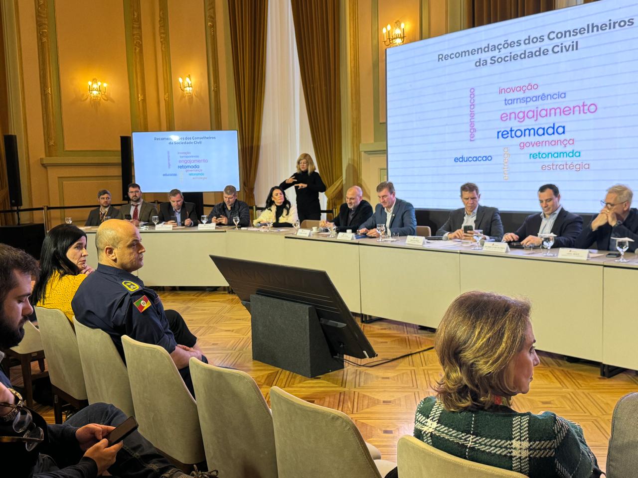 Após a apresentação do Cede, houve a primeira reunião de trabalho com todo o conselho presente, na qual foi discutido o cronograma das próximas ações